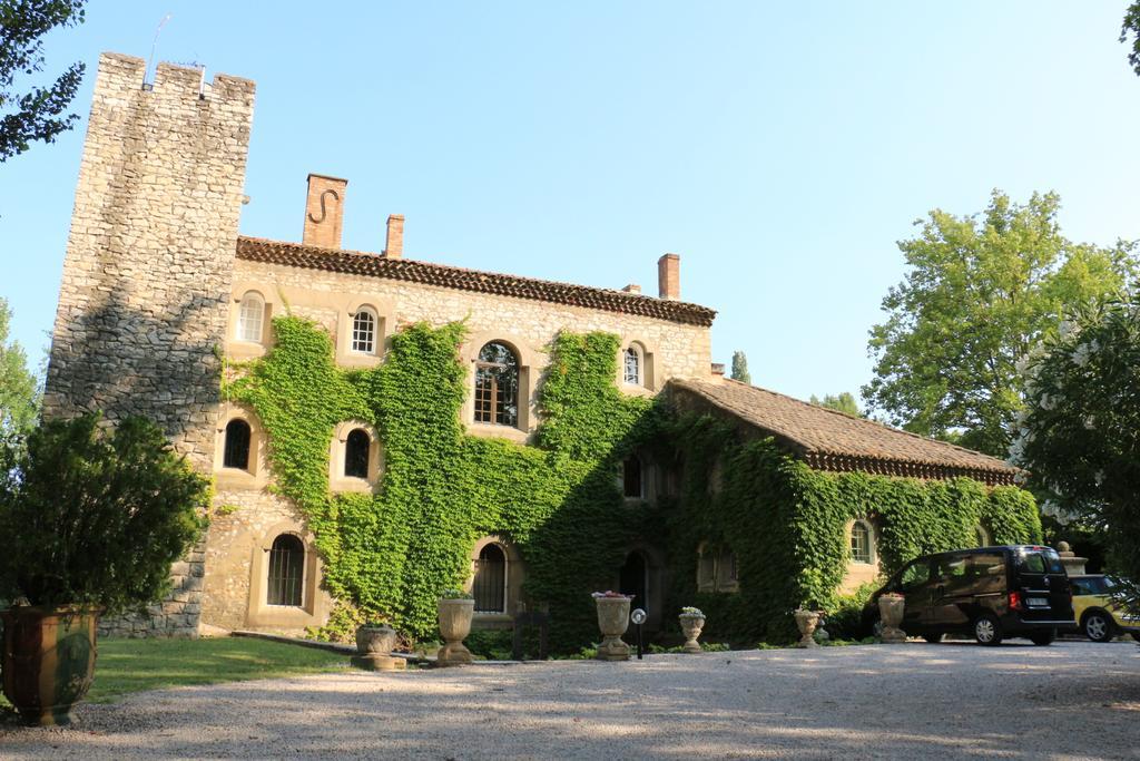 Отель Domaine Du Moulin Сен-Лоран-дез-Арбр Экстерьер фото
